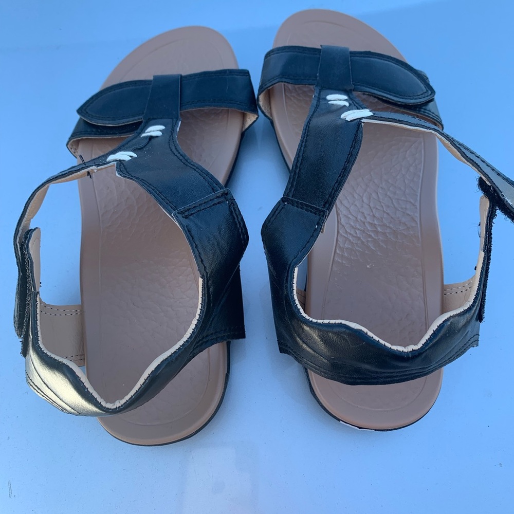 Cute leather sandals, worn once!